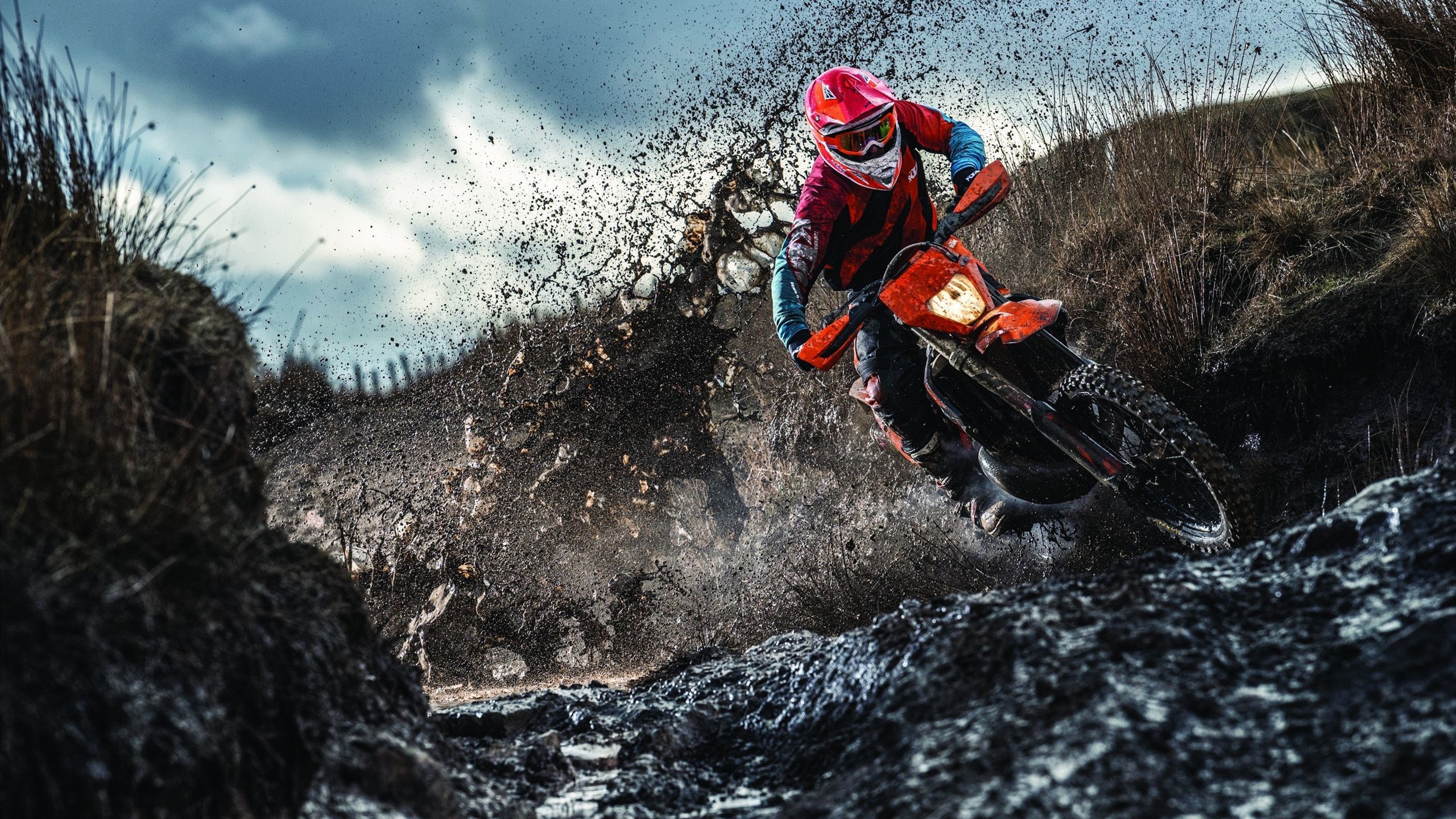 中国男篮用行动证明自己，中国男篮出征