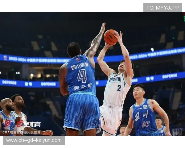 四川金强球队进攻节奏多样化，四川金强俱乐部球员